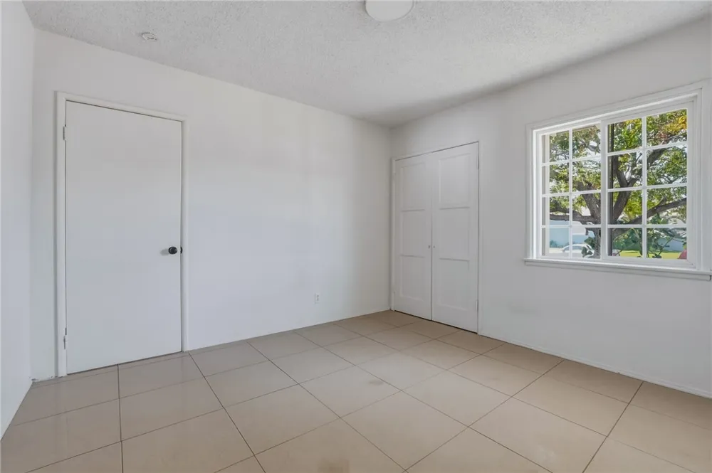 561 Park Rialto, CA 92376