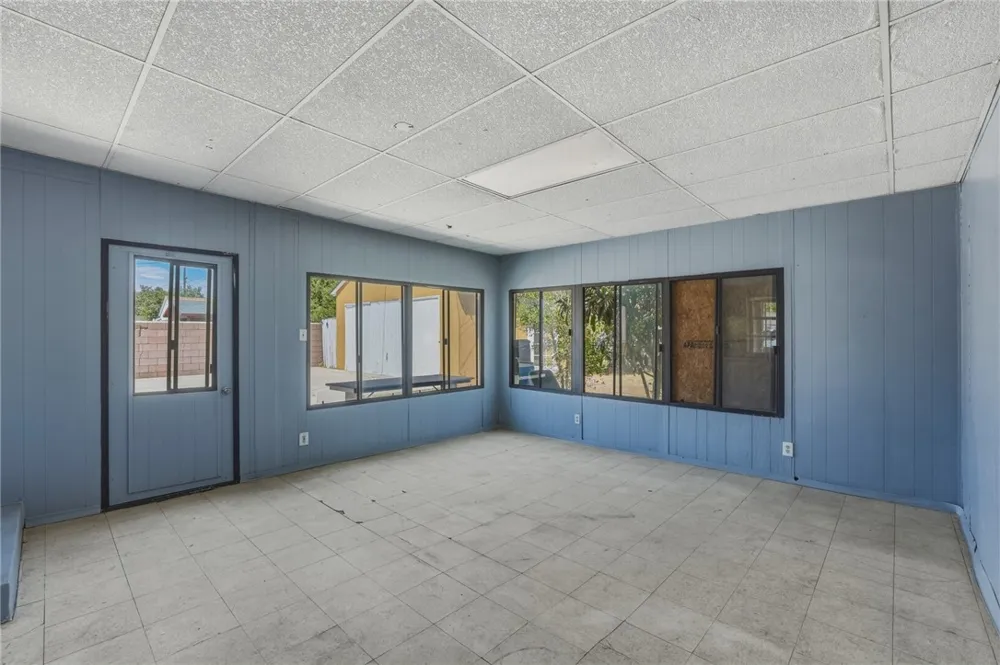 561 Park Rialto, CA 92376