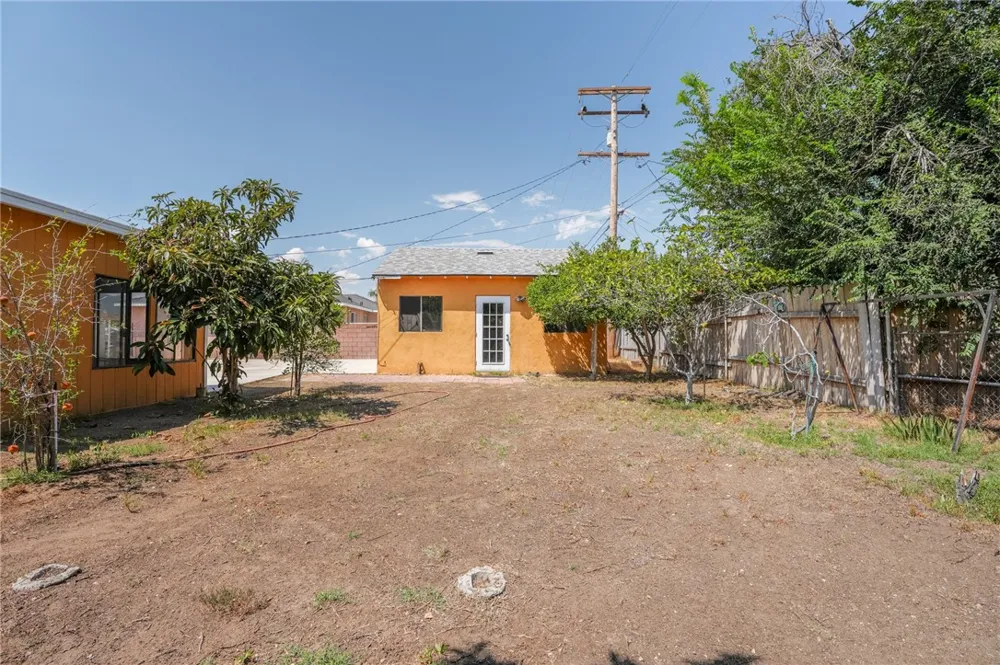 561 Park Rialto, CA 92376