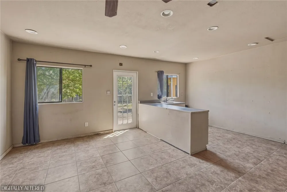 561 Park Rialto, CA 92376