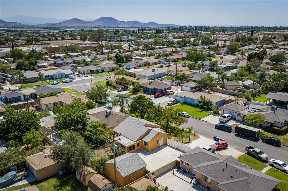 561 Park Rialto, CA 92376