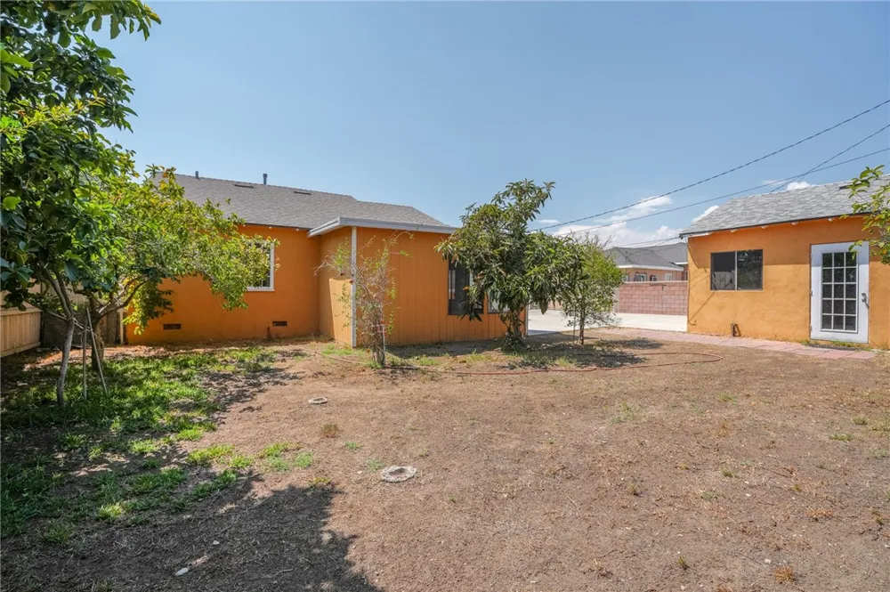 561 Park Rialto, CA 92376