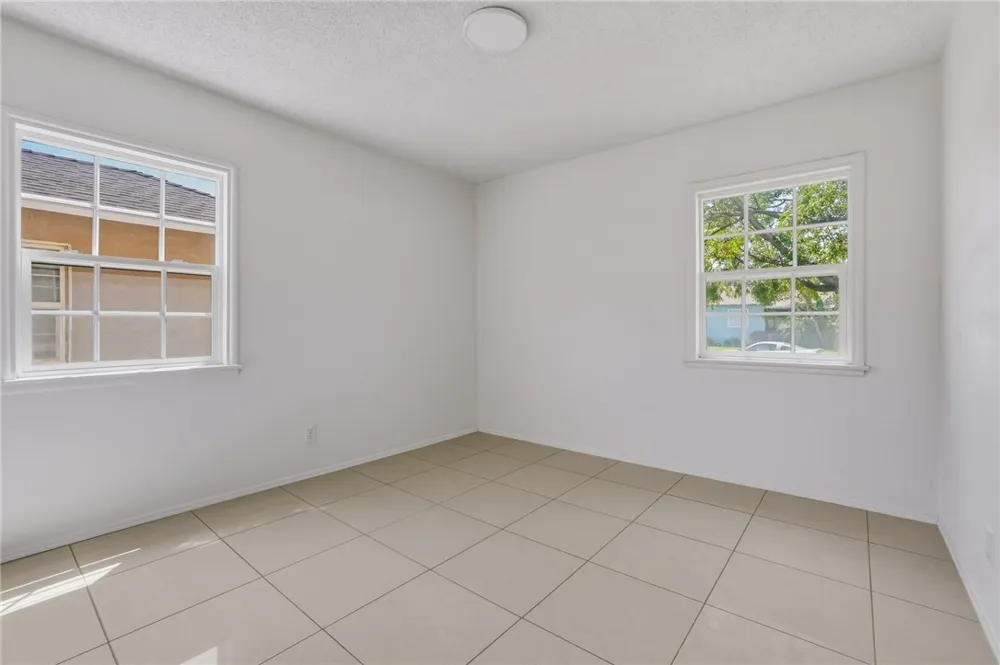 561 Park Rialto, CA 92376
