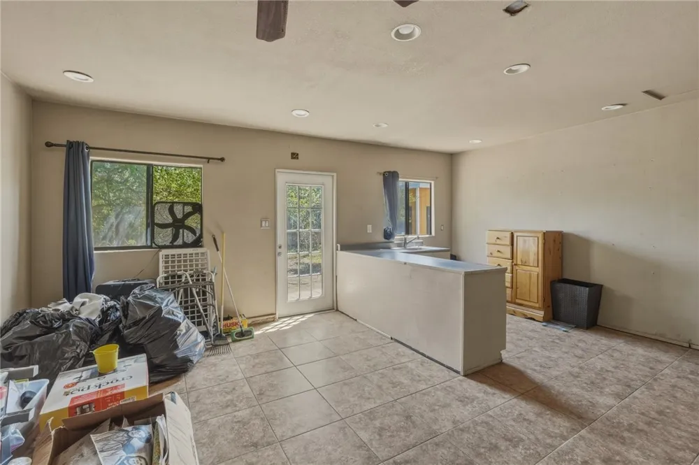 561 Park Rialto, CA 92376