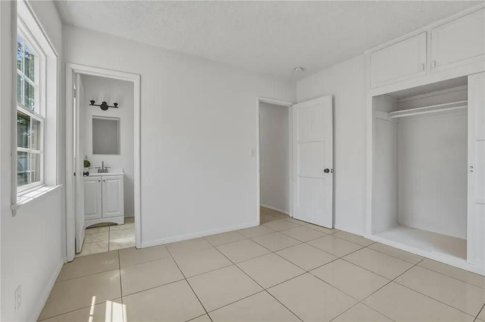 561 Park Rialto, CA 92376
