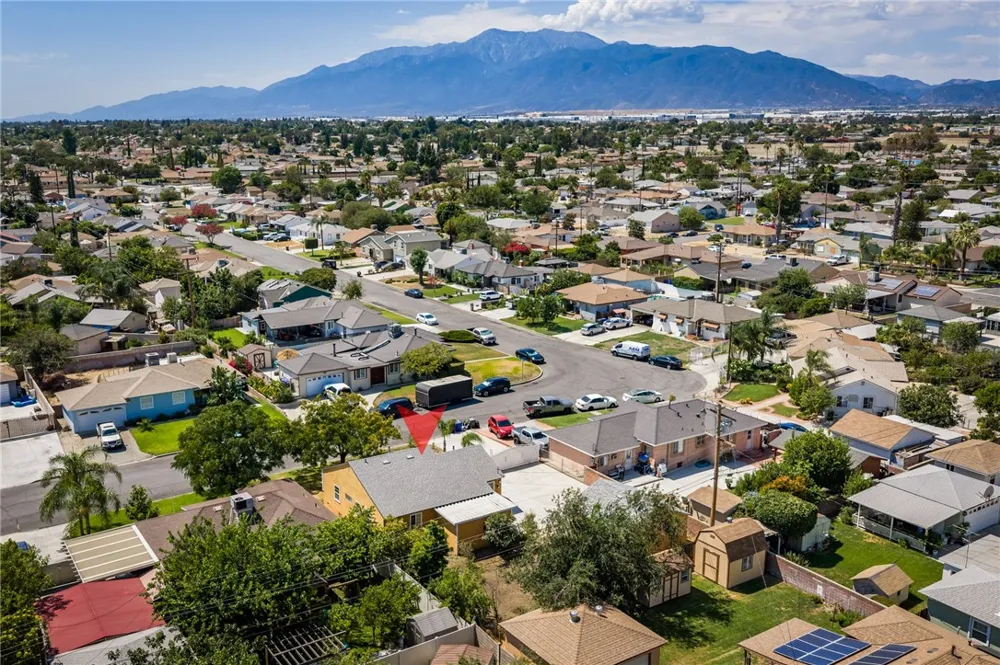 561 Park Rialto, CA 92376