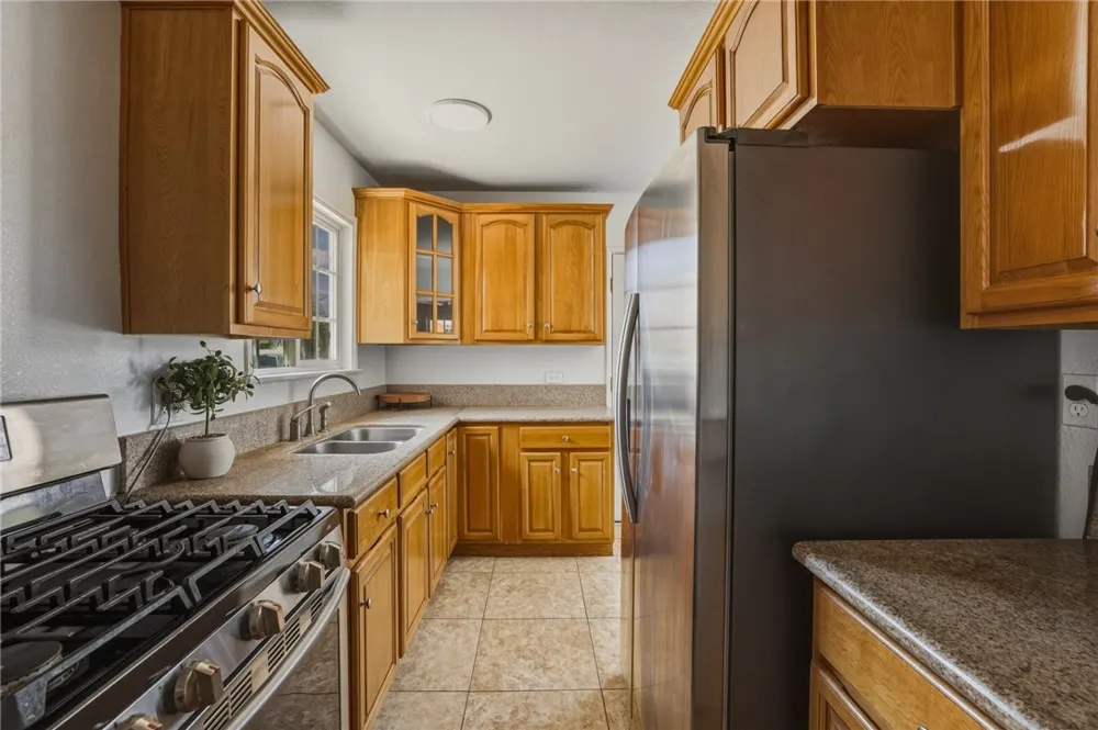 561 Park Rialto, CA 92376