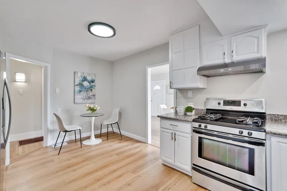 2826 San Jose Avenue Alameda, CA 94501