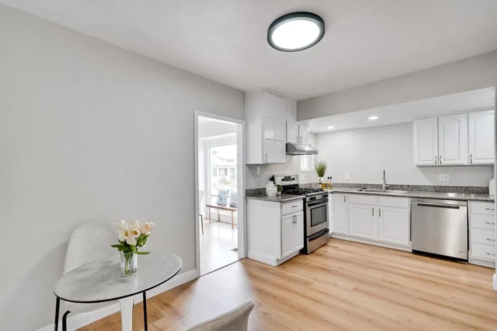 2826 San Jose Avenue Alameda, CA 94501