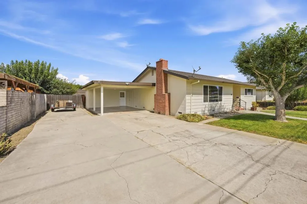 56 Bundeson Drive Hollister, CA 95023
