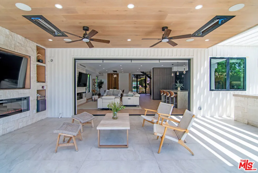 5529 Greenbush Avenue Sherman Oaks, CA 91401