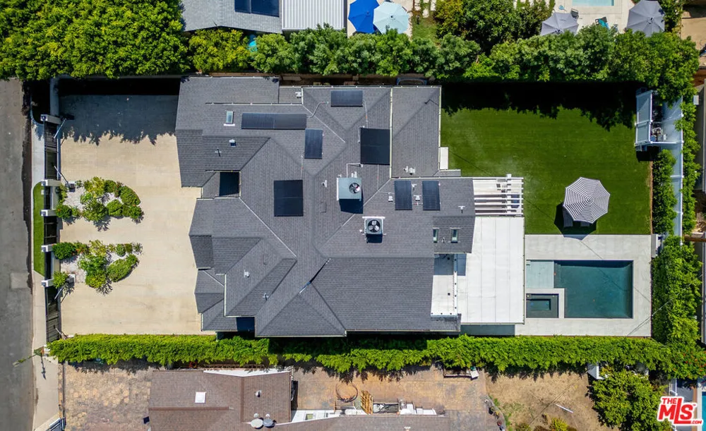 5529 Greenbush Avenue Sherman Oaks, CA 91401