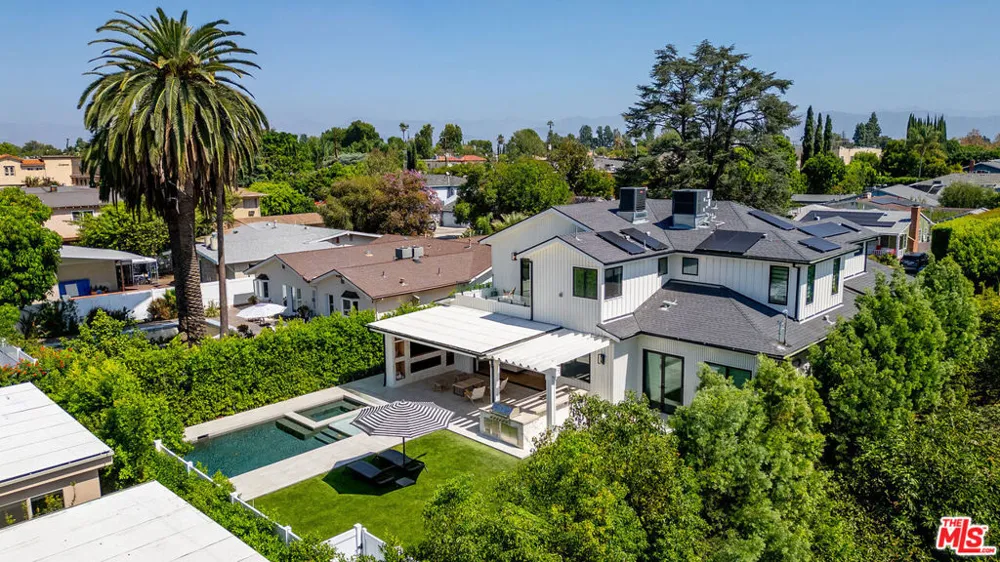 5529 Greenbush Avenue Sherman Oaks, CA 91401
