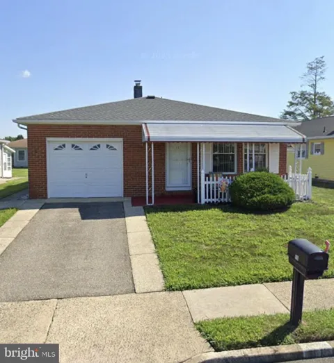 11 LE DIAMANT STREET
