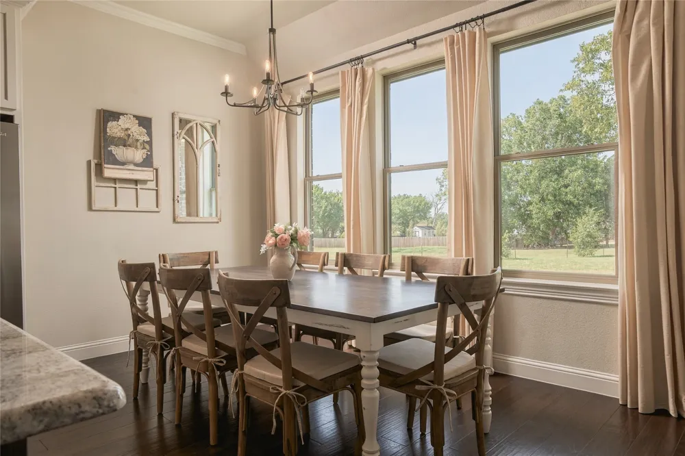 111 Eagle Point Azle, TX 76020