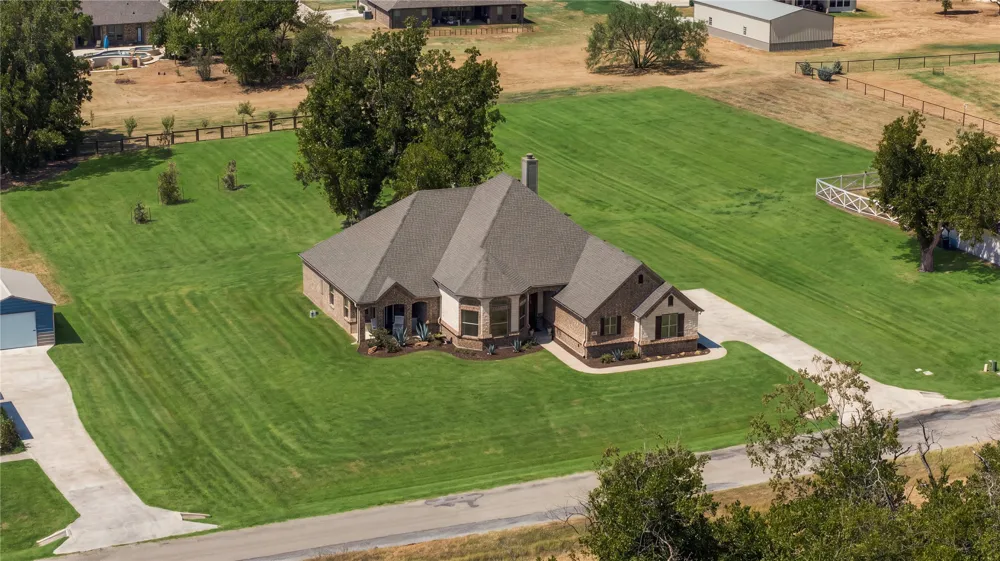 111 Eagle Point Azle, TX 76020