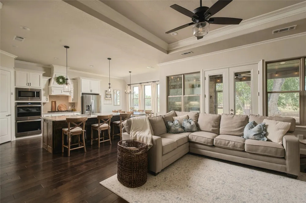 111 Eagle Point Azle, TX 76020