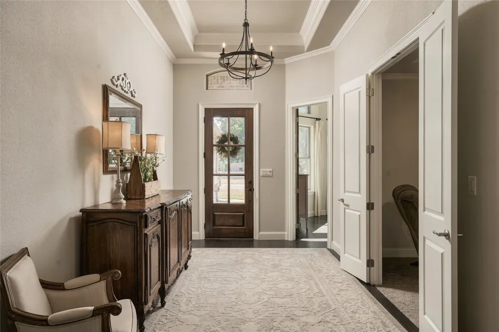 111 Eagle Point Azle, TX 76020
