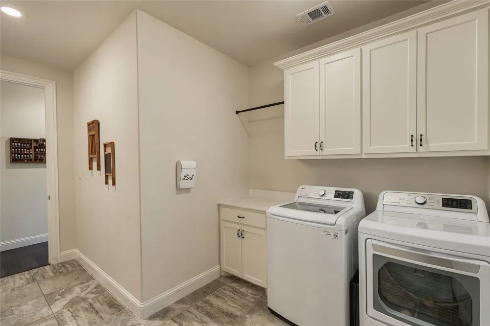 111 Eagle Point Azle, TX 76020