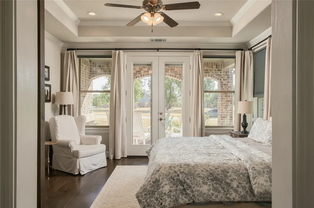 111 Eagle Point Azle, TX 76020