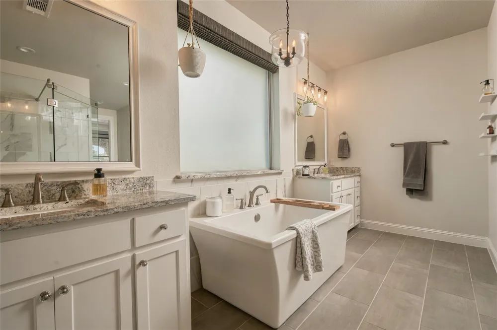 111 Eagle Point Azle, TX 76020