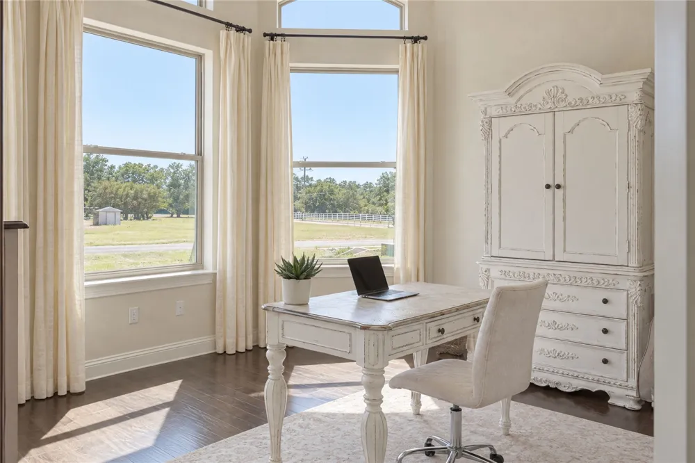 111 Eagle Point Azle, TX 76020