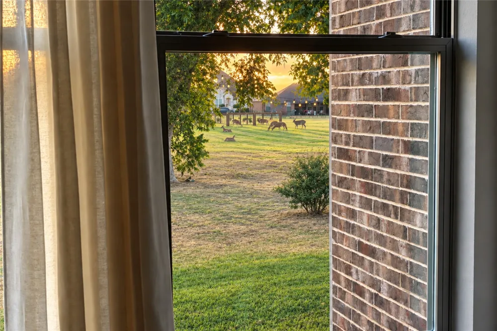 111 Eagle Point Azle, TX 76020