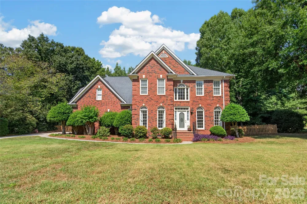 12135 Darby Chase Drive Charlotte, NC 28277