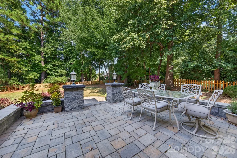 12135 Darby Chase Drive Charlotte, NC 28277