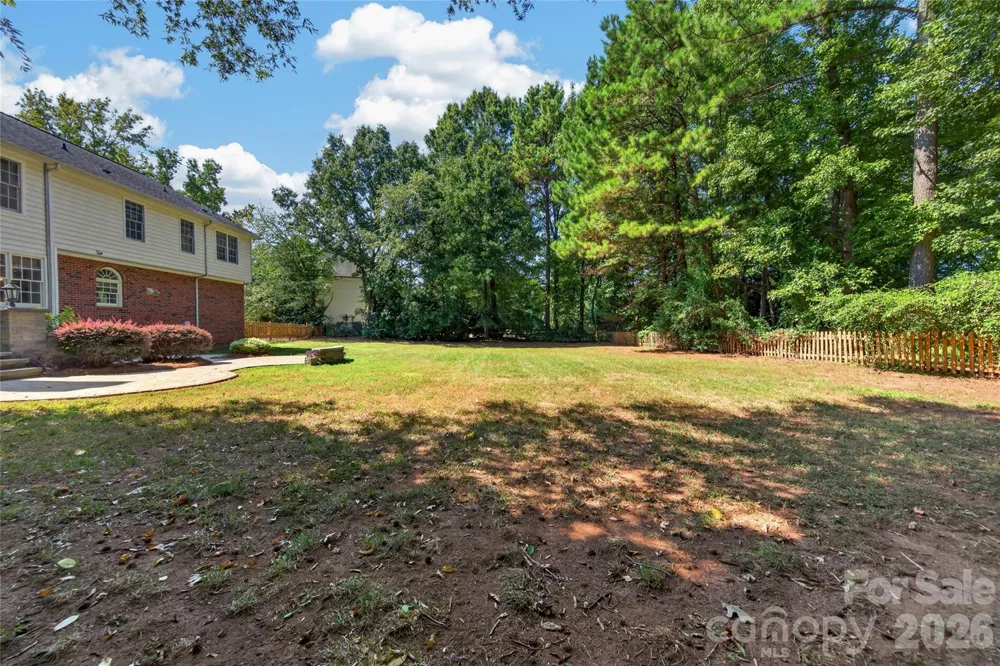 12135 Darby Chase Drive Charlotte, NC 28277
