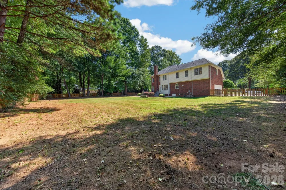 12135 Darby Chase Drive Charlotte, NC 28277
