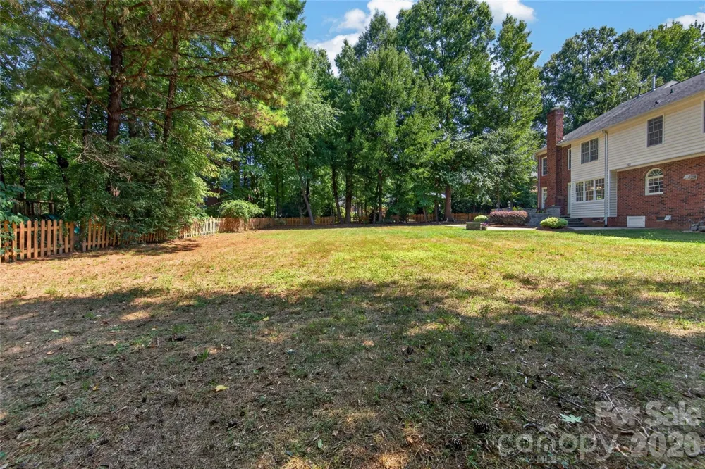 12135 Darby Chase Drive Charlotte, NC 28277