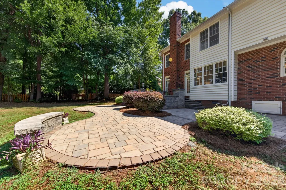 12135 Darby Chase Drive Charlotte, NC 28277
