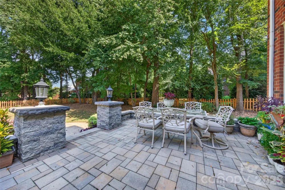 12135 Darby Chase Drive Charlotte, NC 28277