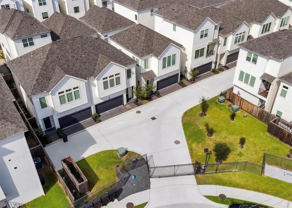 728 Carriage Knolls Drive Houston, TX 77008