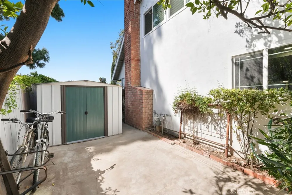 11380 Reseda Los Angeles, CA 91326