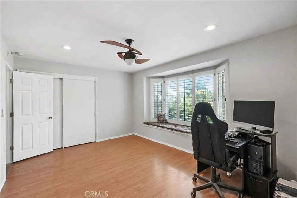 11380 Reseda Los Angeles, CA 91326