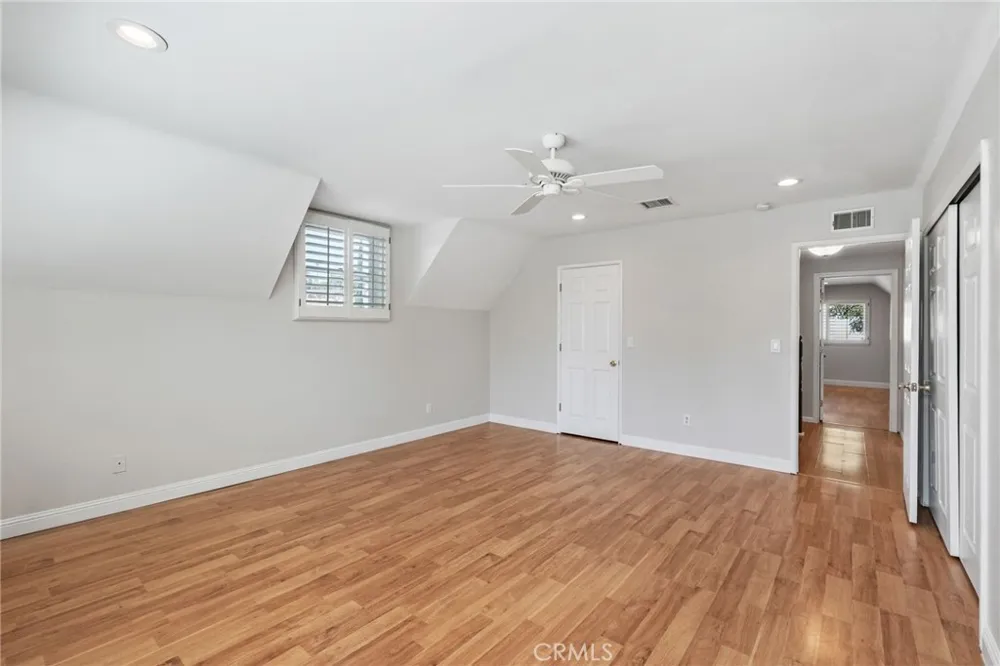 11380 Reseda Los Angeles, CA 91326