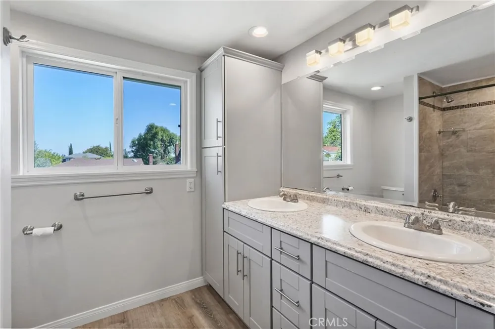 11380 Reseda Los Angeles, CA 91326