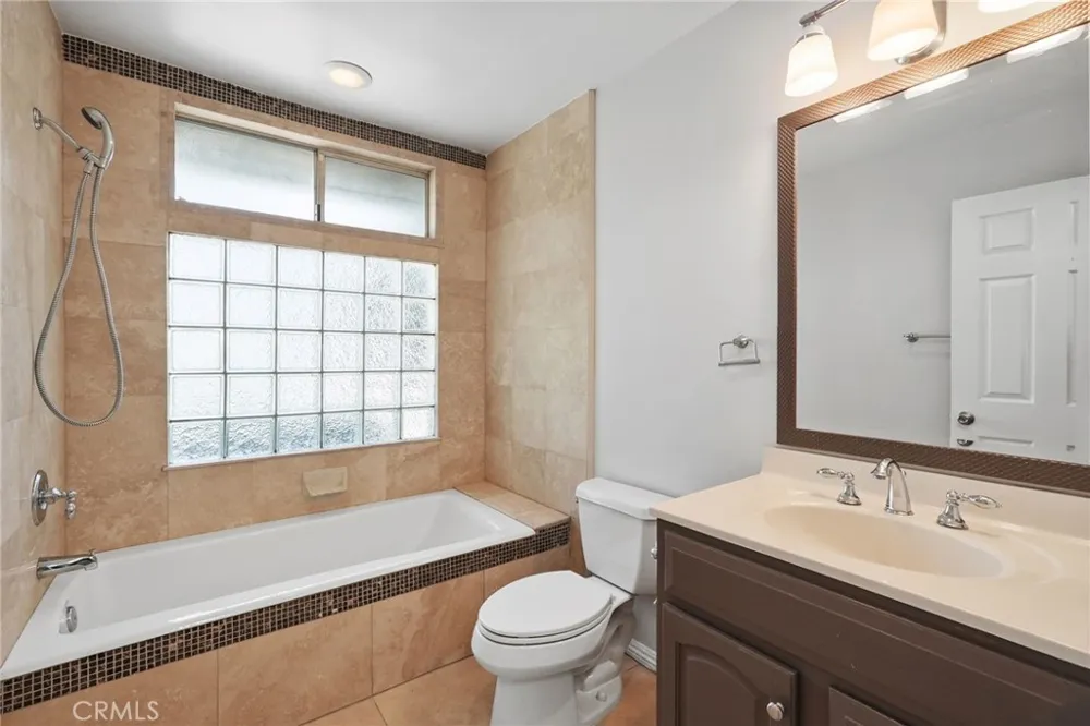 11380 Reseda Los Angeles, CA 91326