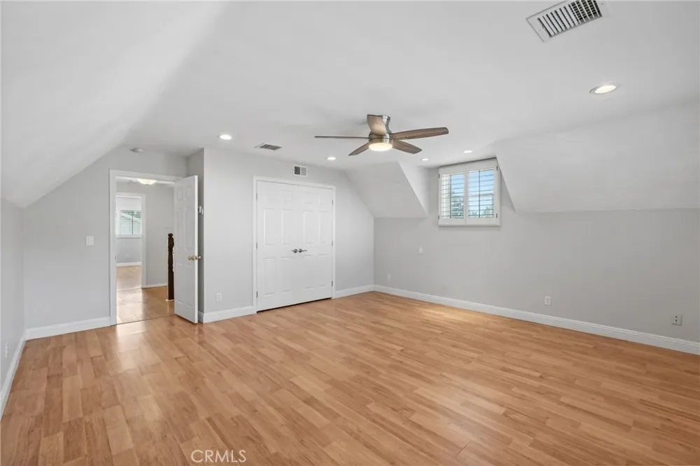 11380 Reseda Los Angeles, CA 91326