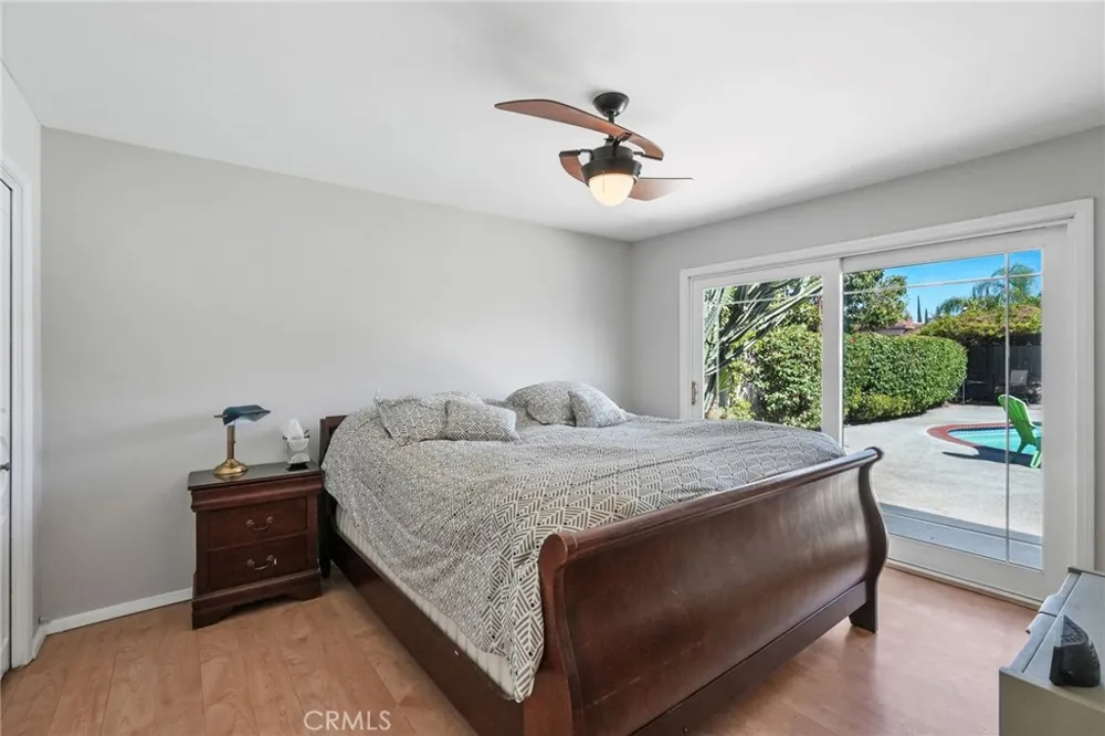 11380 Reseda Los Angeles, CA 91326