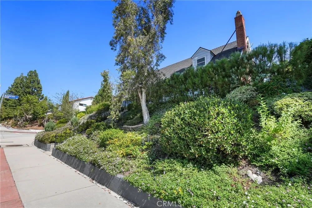 11380 Reseda Los Angeles, CA 91326