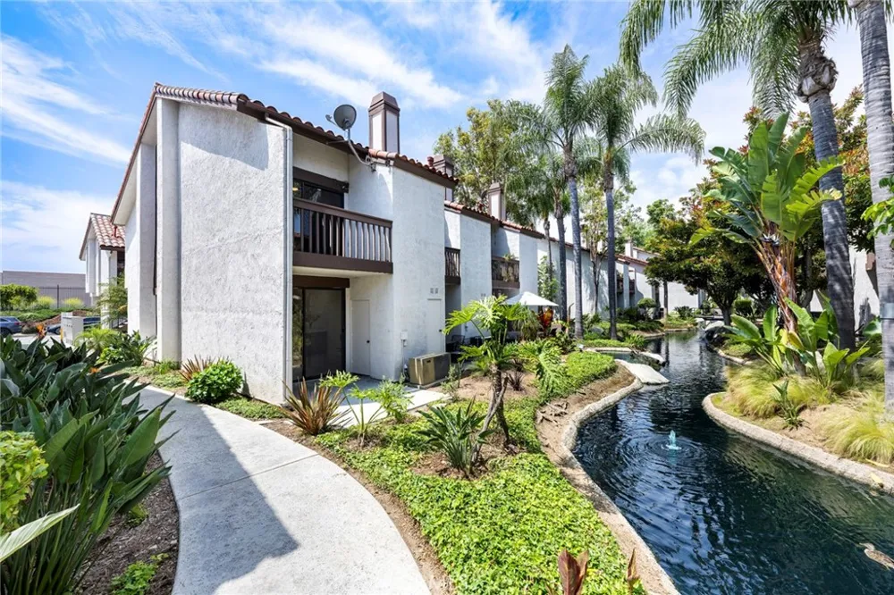 319 Molokai Drive Placentia, CA 92870