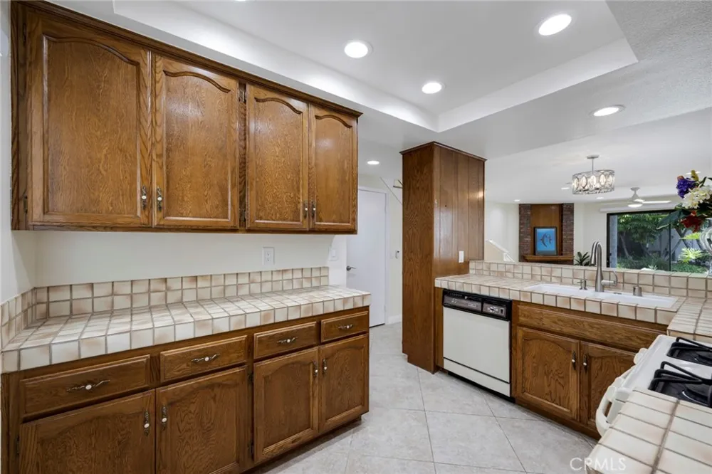 319 Molokai Drive Placentia, CA 92870