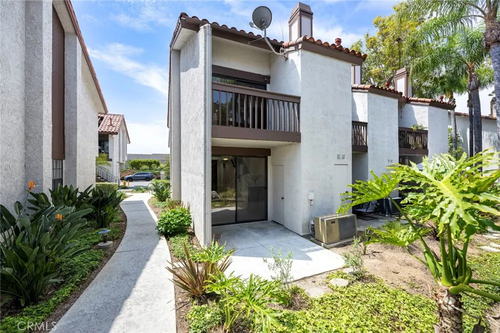 319 Molokai Drive Placentia, CA 92870