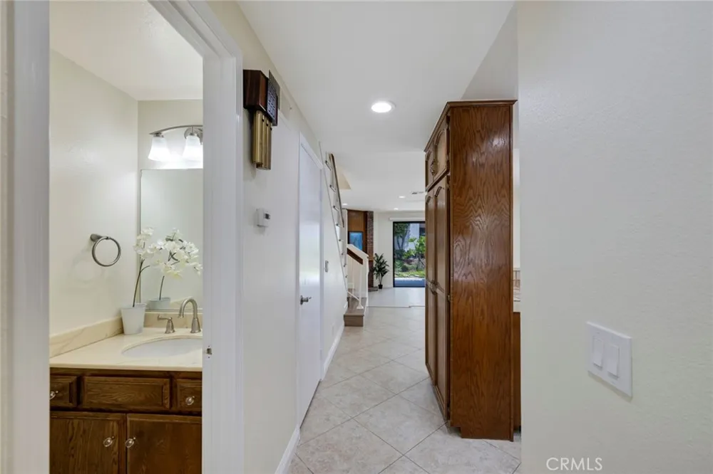 319 Molokai Drive Placentia, CA 92870