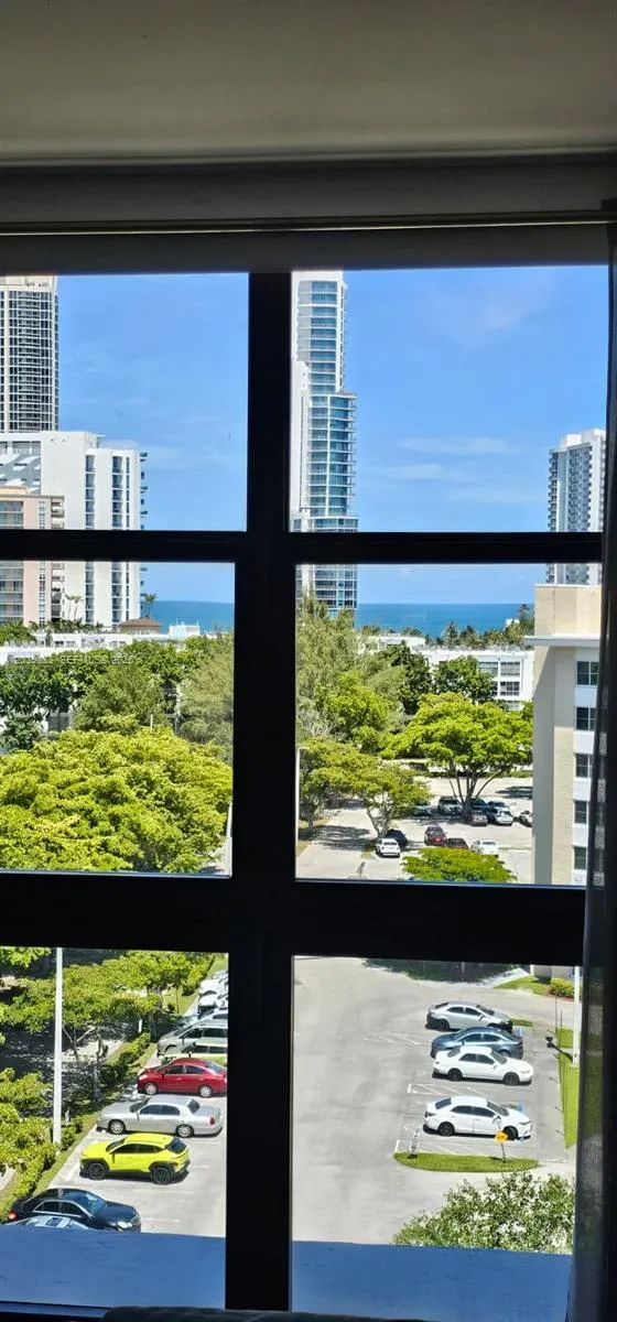 17600 Bay Rd #N906 Sunny Isles Beach, FL 33160