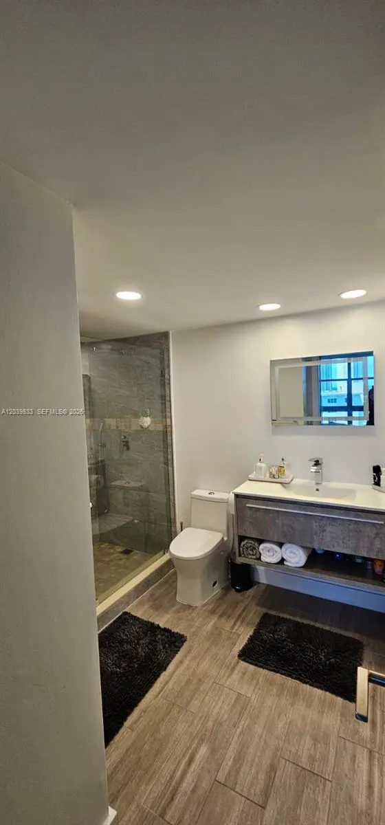 17600 Bay Rd #N906 Sunny Isles Beach, FL 33160