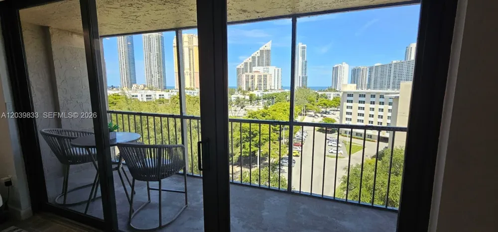 17600 Bay Rd #N906 Sunny Isles Beach, FL 33160